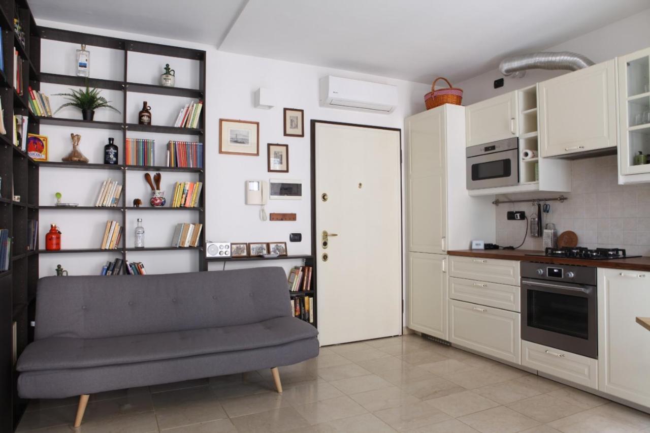 Terrace Apartment Close To Metro Station ميلان المظهر الخارجي الصورة