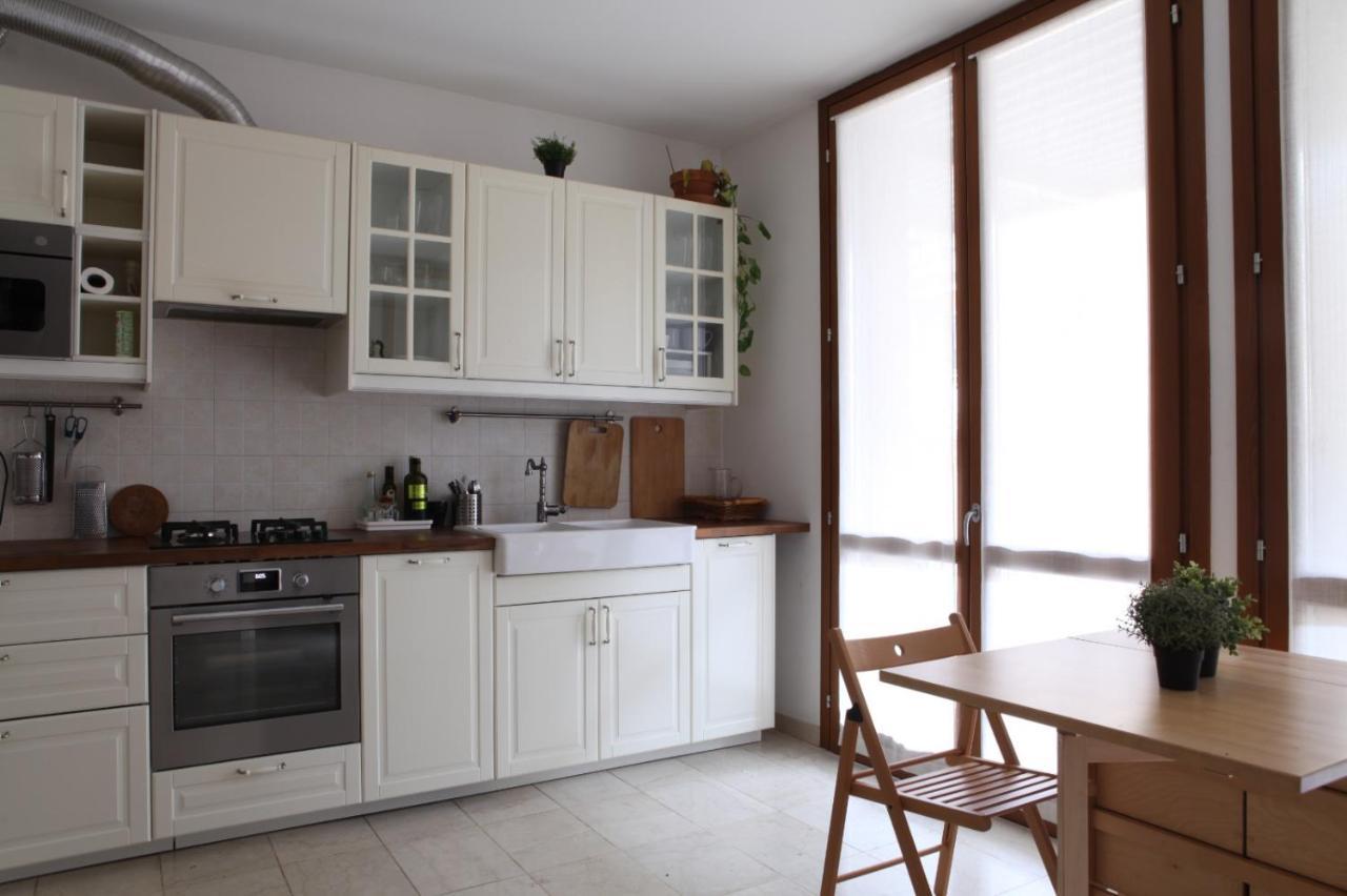 Terrace Apartment Close To Metro Station ميلان المظهر الخارجي الصورة