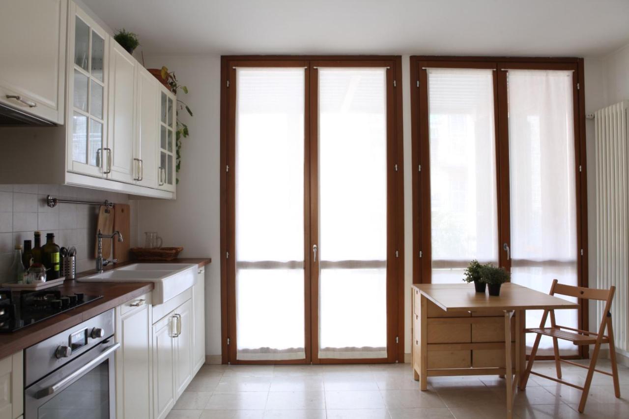 Terrace Apartment Close To Metro Station ميلان المظهر الخارجي الصورة