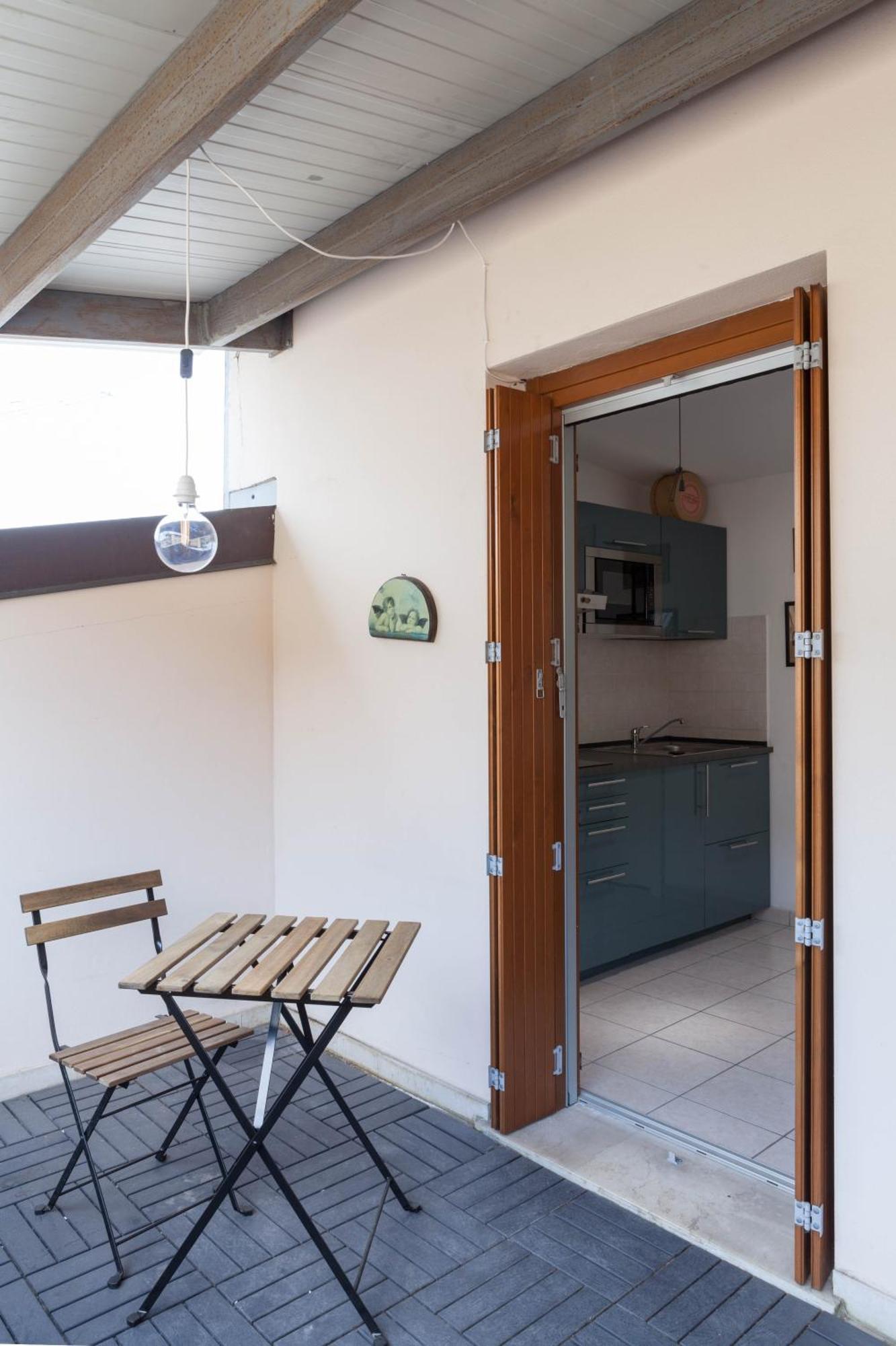 Terrace Apartment Close To Metro Station ميلان المظهر الخارجي الصورة